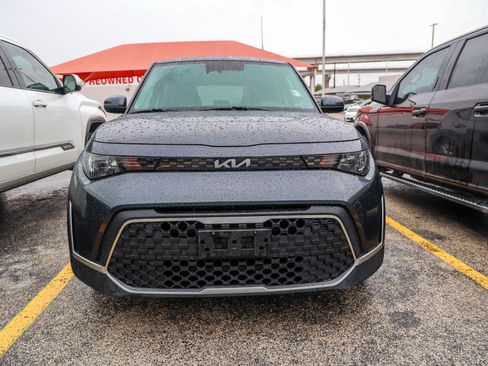 Used 2024 Kia Soul LX w/ Option Group 015 FWD image 4