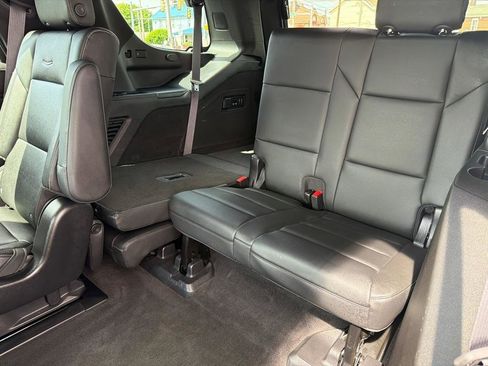 Used 2022 Cadillac Escalade Luxury AWD/4WD image 21