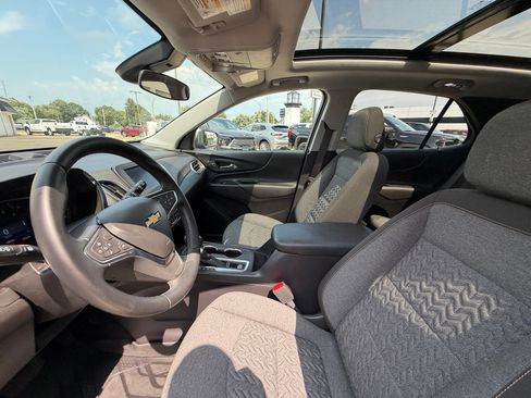Used 2024 Chevrolet Equinox LT w/ LPO, Floor Liner Package FWD image 4