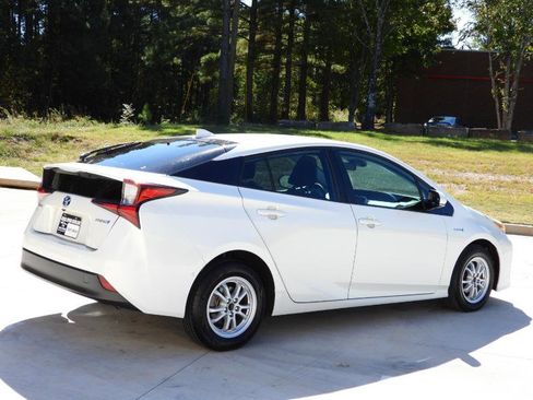 Used 2019 Toyota Prius L Eco image 18