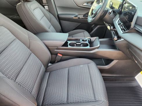 New 2026 Chevrolet Equinox LT w/ LPO, Floor Liner Package image 15