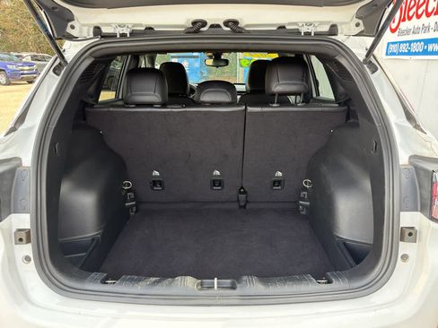 Used 2024 Jeep Compass Latitude image 15