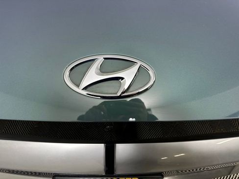 Used 2024 Hyundai Ioniq 5 Limited image 9