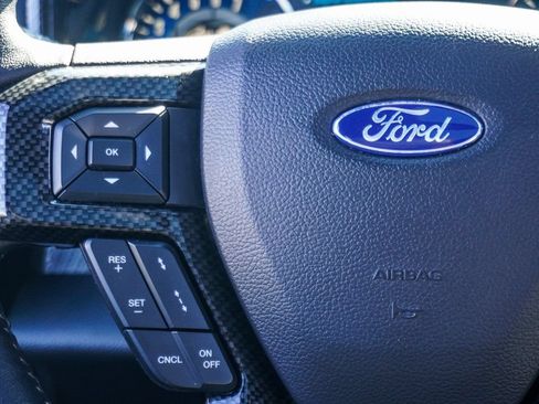 Used 2019 Ford F150 Lariat w/ Equipment Group 502A Luxury AWD/4WD image 18