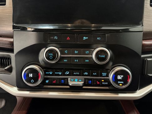 Used 2024 Ford Expedition Max Limited image 15