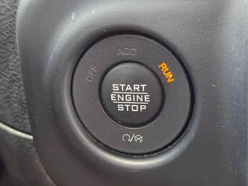 Used 2020 Jeep Wrangler Unlimited Sahara AWD/4WD image 29