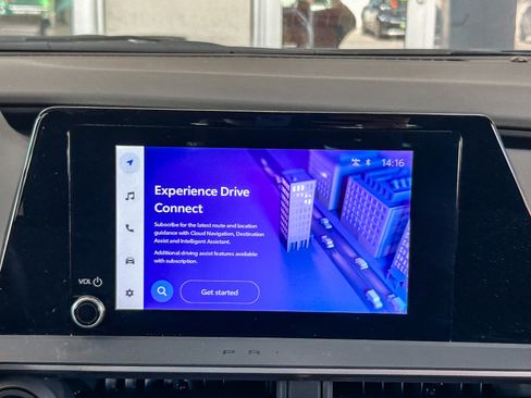 Used 2024 Toyota Prius Prime FWD image 14