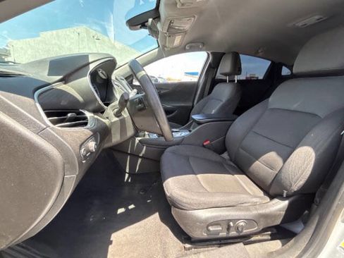 Used 2017 Chevrolet Malibu LT FWD image 14