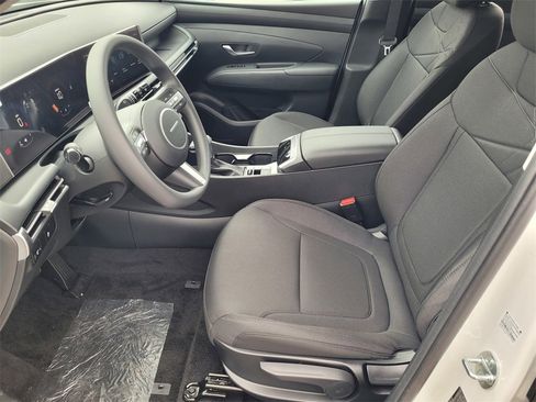 New 2026 Hyundai Tucson SE image 8