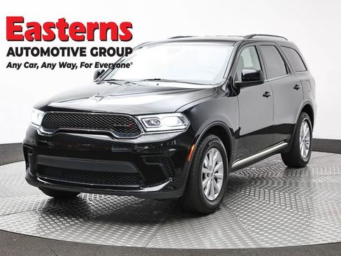 Used 2023 Dodge Durango SXT image 1