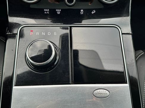 Used 2018 Land Rover Range Rover Velar S image 24
