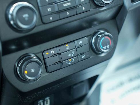 Used 2020 Ford F150 XLT image 35