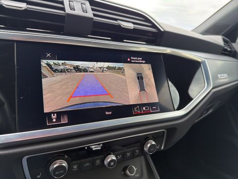 Used 2021 Audi Q3 2.0T Premium Plus w/ Premium Plus Package image 33