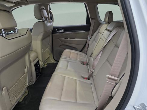 Used 2018 Jeep Grand Cherokee Overland image 18