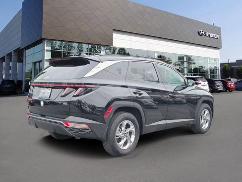 Certified 2023 Hyundai Tucson SEL image 2