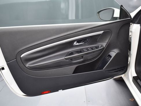 Used 2012 Volkswagen Eos Komfort image 9