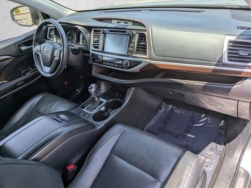 Used 2016 Toyota Highlander Limited Platinum AWD/4WD image 19