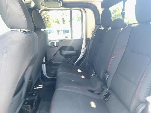 Certified 2023 Jeep Gladiator Rubicon w/ Cold Weather Group image 10