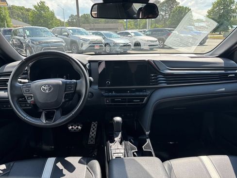 Used 2025 Toyota Camry SE FWD image 10