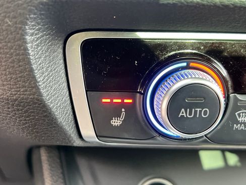 Used 2022 Audi Q3 2.0T Premium Plus w/ Premium Plus Package image 29