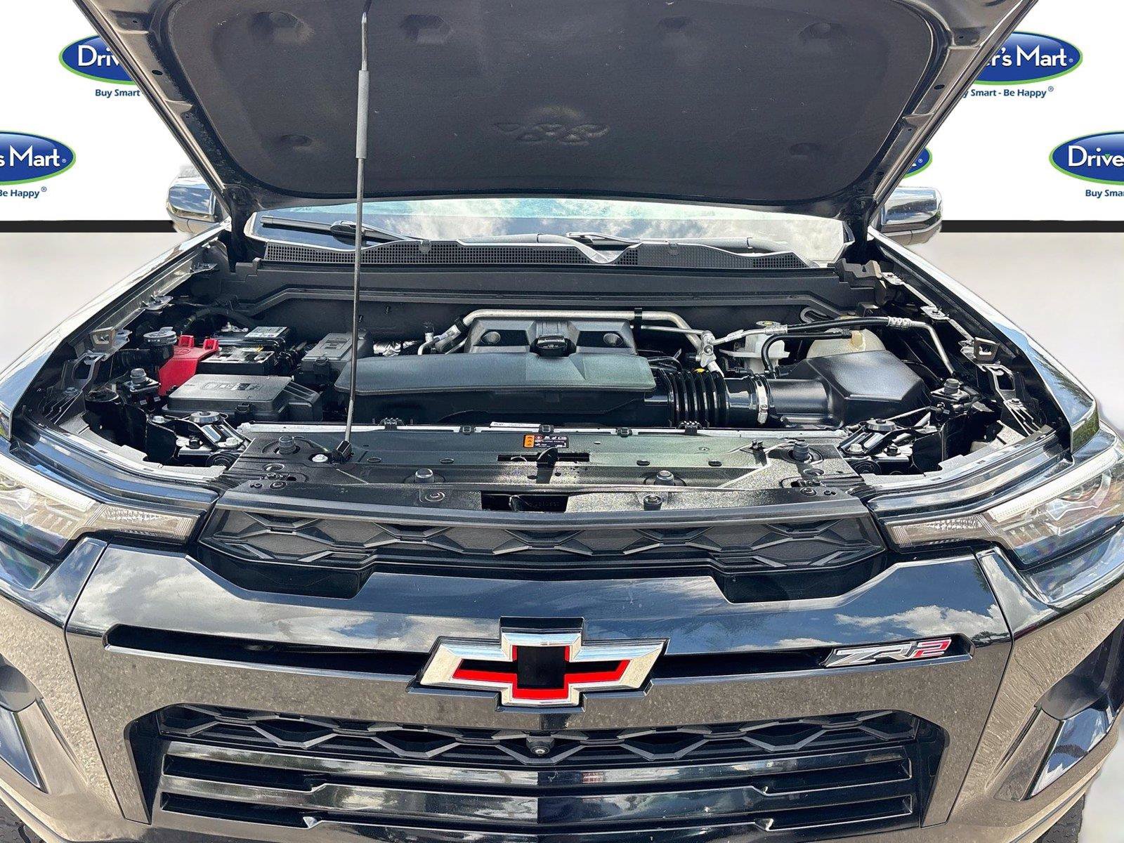 Used 2024 Chevrolet Colorado ZR2 w/ Technology Package AWD/4WD image 29