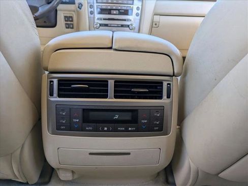 Used 2015 Lexus LX 570 image 19