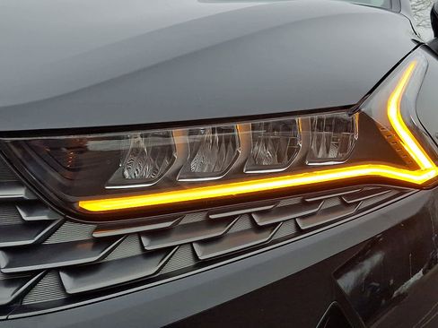 Used 2021 Kia K5 LXS image 11