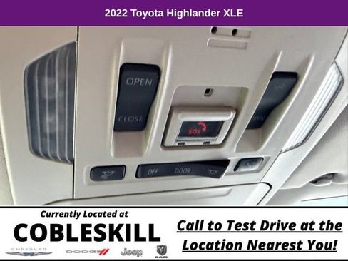 Used 2022 Toyota Highlander XLE AWD/4WD image 27