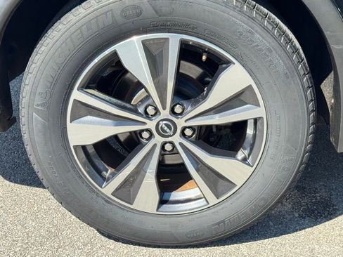 Used 2023 Nissan Murano S AWD/4WD image 9