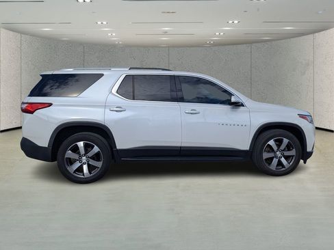 Used 2018 Chevrolet Traverse LT w/ LPO, 'HIT The Road' Package image 2