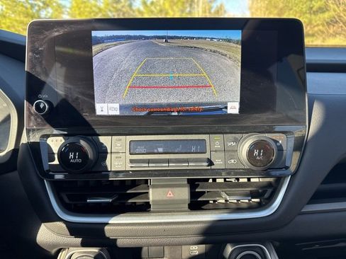 Used 2025 Toyota Grand Highlander AWD image 23