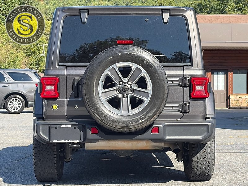Used 2019 Jeep Wrangler Unlimited Sahara w/ LED Lighting Group AWD/4WD image 5