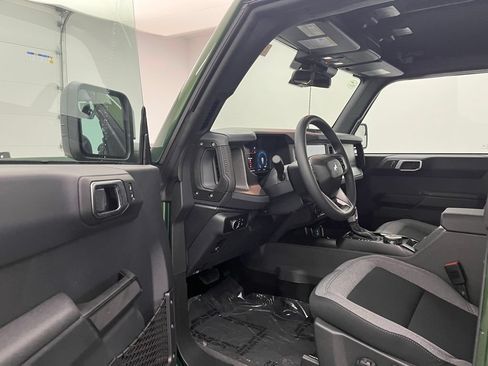 New 2025 Ford Bronco 4-Door AWD/4WD image 15