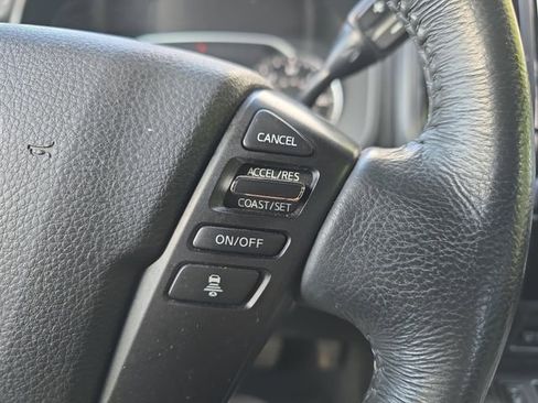 Used 2023 Nissan Titan SV w/ SV Convenience Package RWD image 37