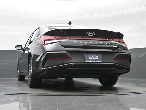 Certified 2026 Hyundai Elantra Hybrid FWD image 28