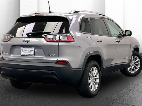 Used 2020 Jeep Cherokee Latitude w/ Cold Weather Group image 11