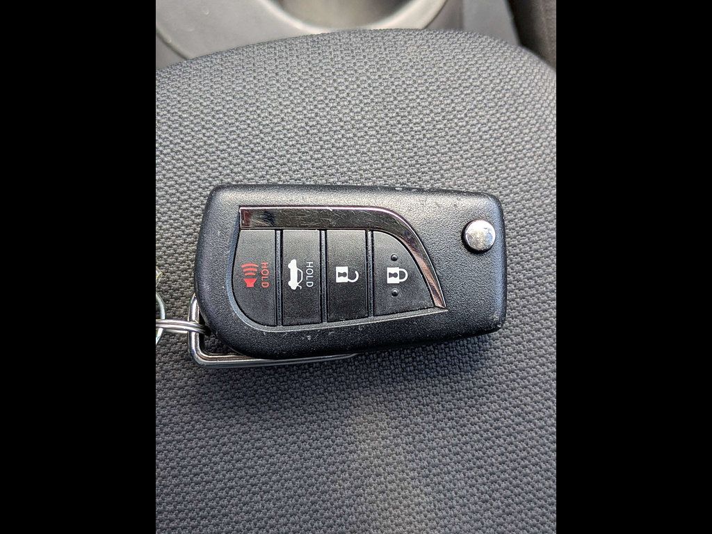 Used 2024 Toyota Corolla LE FWD image 32