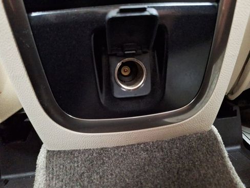 Used 2018 Lincoln MKC Premiere image 18