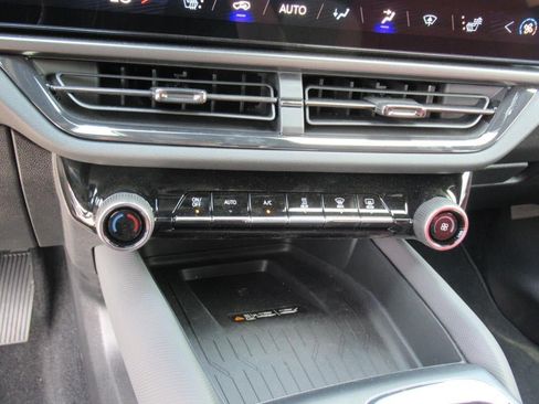 New 2025 Chevrolet Equinox EV RS image 25