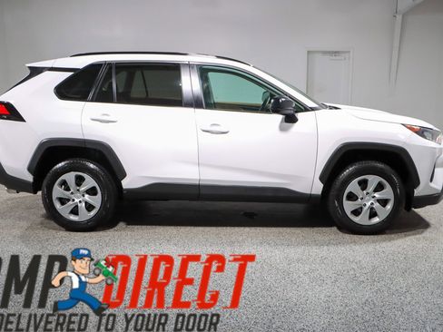 Used 2021 Toyota RAV4 LE image 6