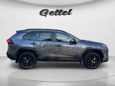Certified 2025 Toyota RAV4 SE AWD/4WD image 4
