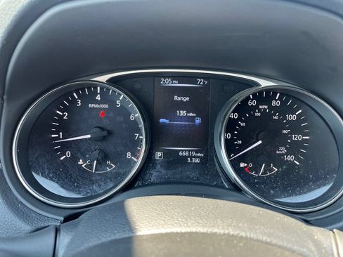 Used 2016 Nissan Rogue SV AWD/4WD image 20