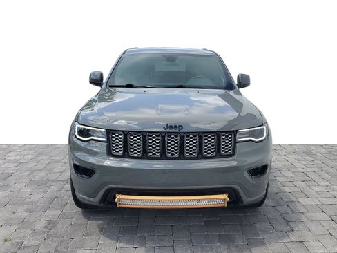 Used 2021 Jeep Grand Cherokee Laredo X AWD/4WD image 2