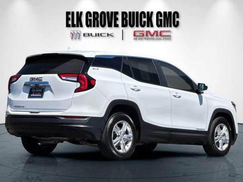 Used 2024 GMC Terrain SLE FWD image 4