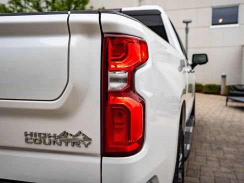 Used 2024 Chevrolet Silverado 1500 High Country w/ Technology Package AWD/4WD image 9