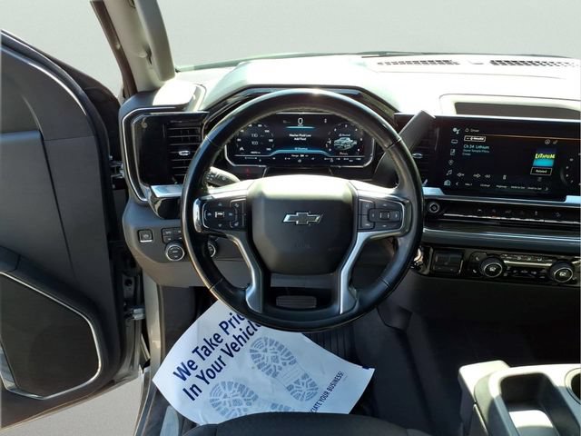 Used 2023 Chevrolet Silverado 1500 RST AWD/4WD image 13