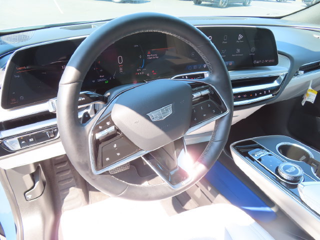 Certified 2024 Cadillac Lyriq Luxury AWD/4WD image 13