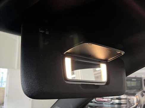 Used 2025 Buick Enclave Preferred w/ Power Package image 35