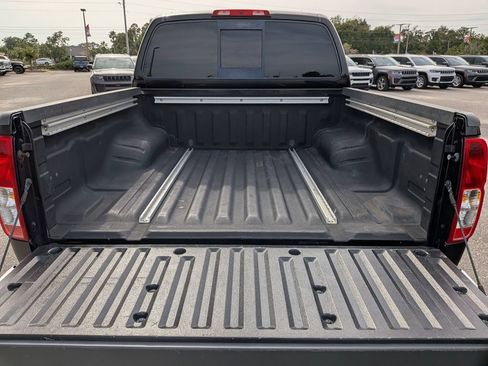 Used 2018 Nissan Frontier SV w/ Value Truck Package RWD image 33