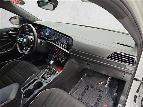 Used 2019 Volkswagen Jetta GLI FWD image 22